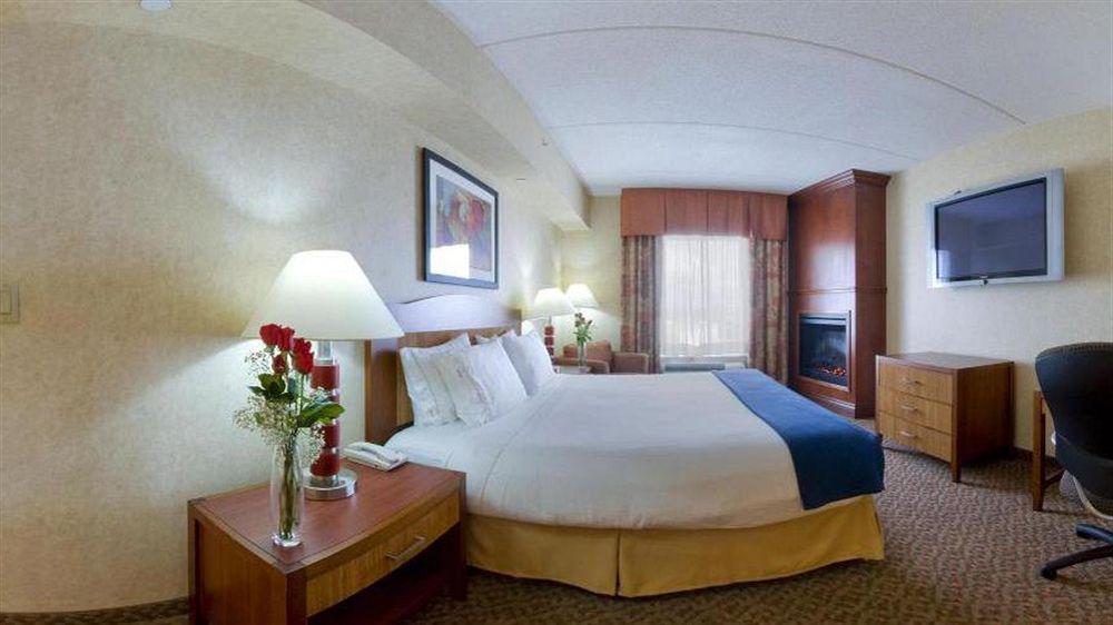 Holiday Inn Express Brampton By Ihg Eksteriør bilde